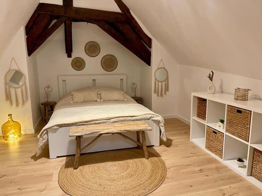 Appartement Cosy Centre Ville Saint-Amand-Montrond Exterior photo